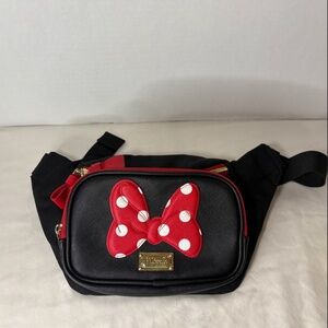 Disney Parks Winghouse Minnie Mouse Fanny Pack With Polka Dot Bow & Gold Plate